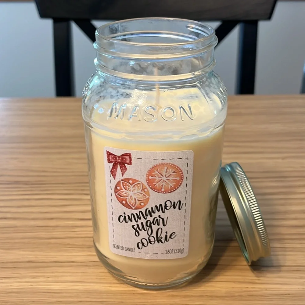 Single Wick Candle. Cinnamon Sugar Cookie. Cute Mason 18 Ounce Jar.